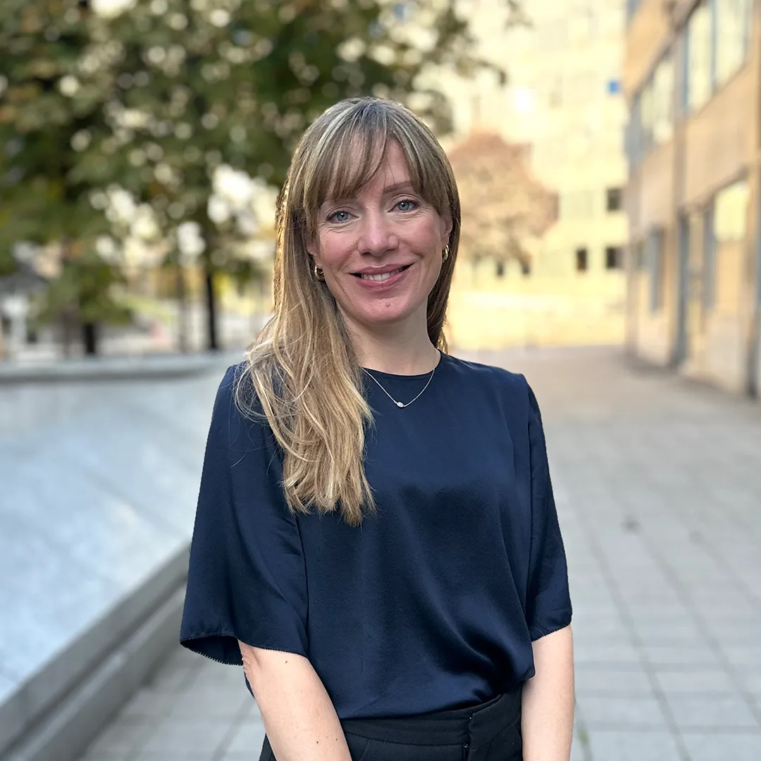 Foto kvinne utendørs
