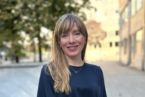 Foto kvinne utendørs