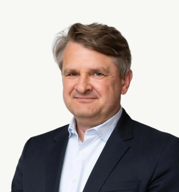 Foto mann grønn bakgrunn
