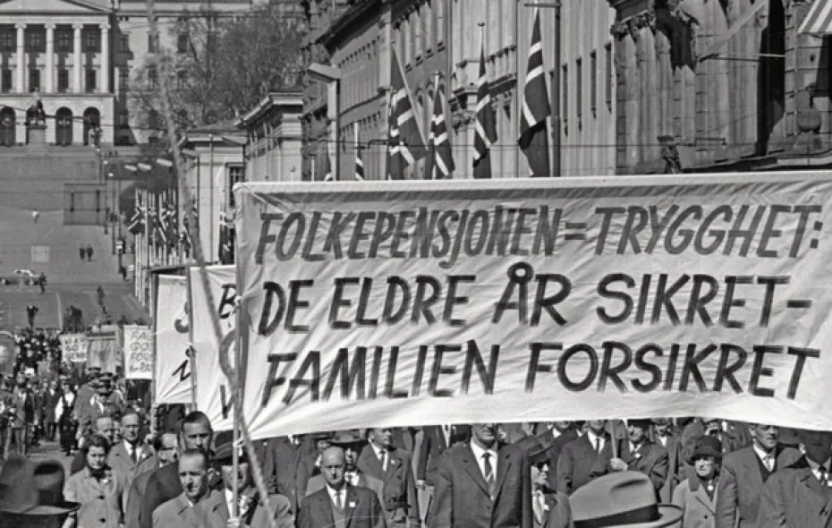 Demonstrasjoner i Karl Johan, foto